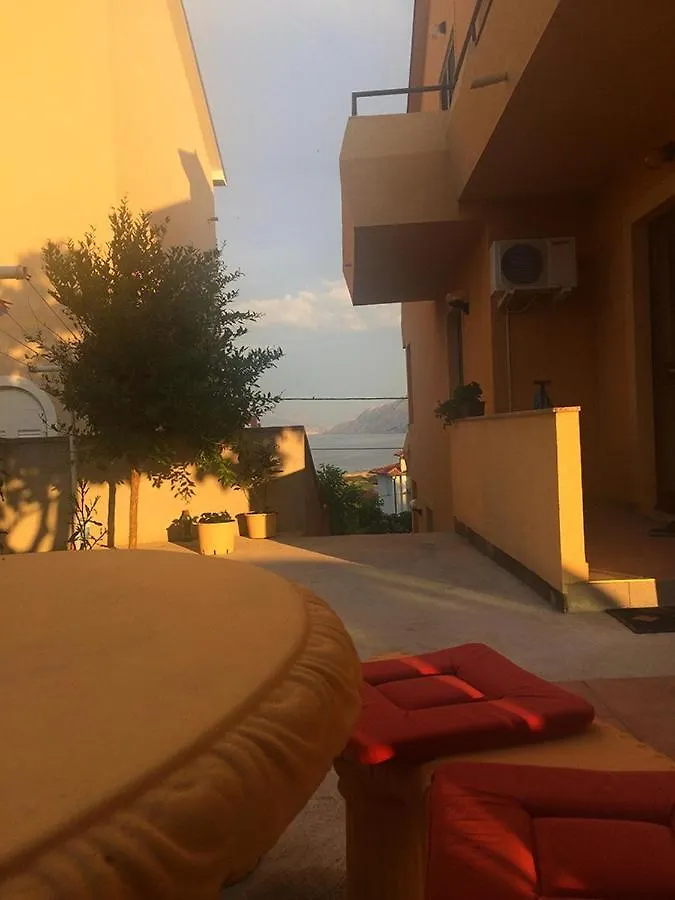 Studio Apartment In Lopar With Balcony, Air Conditioning, Wi-Fi