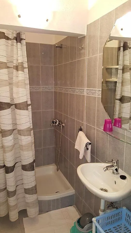 Studio Apartment In Lopar With Balcony, Air Conditioning, Wi-Fi