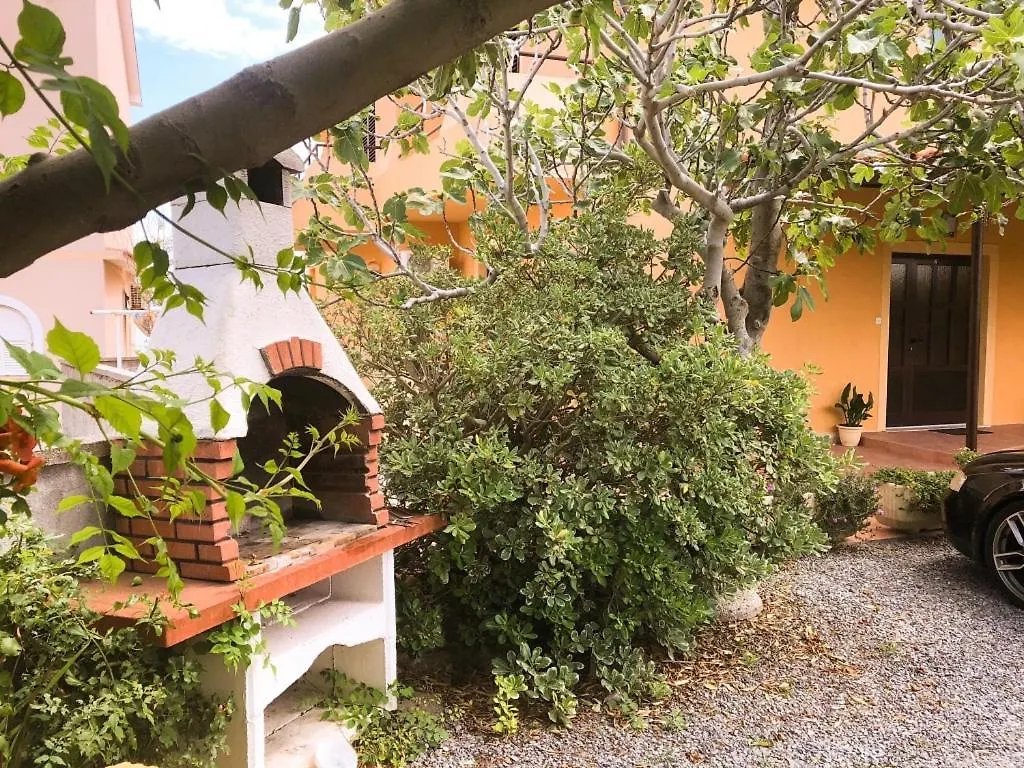 Studio Apartment In Lopar With Balcony, Air Conditioning, Wi-Fi